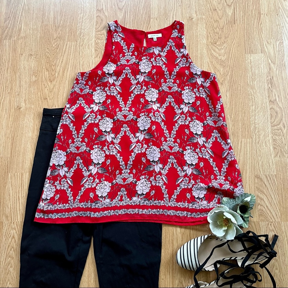 Max Studio rose print sleeveless blouse